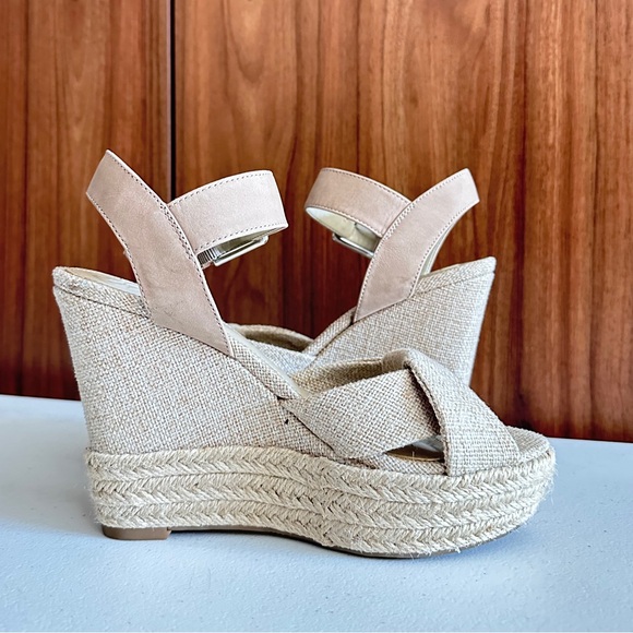 Guess Women's wedged burlap sandals size 6M - Picture 4 of 15